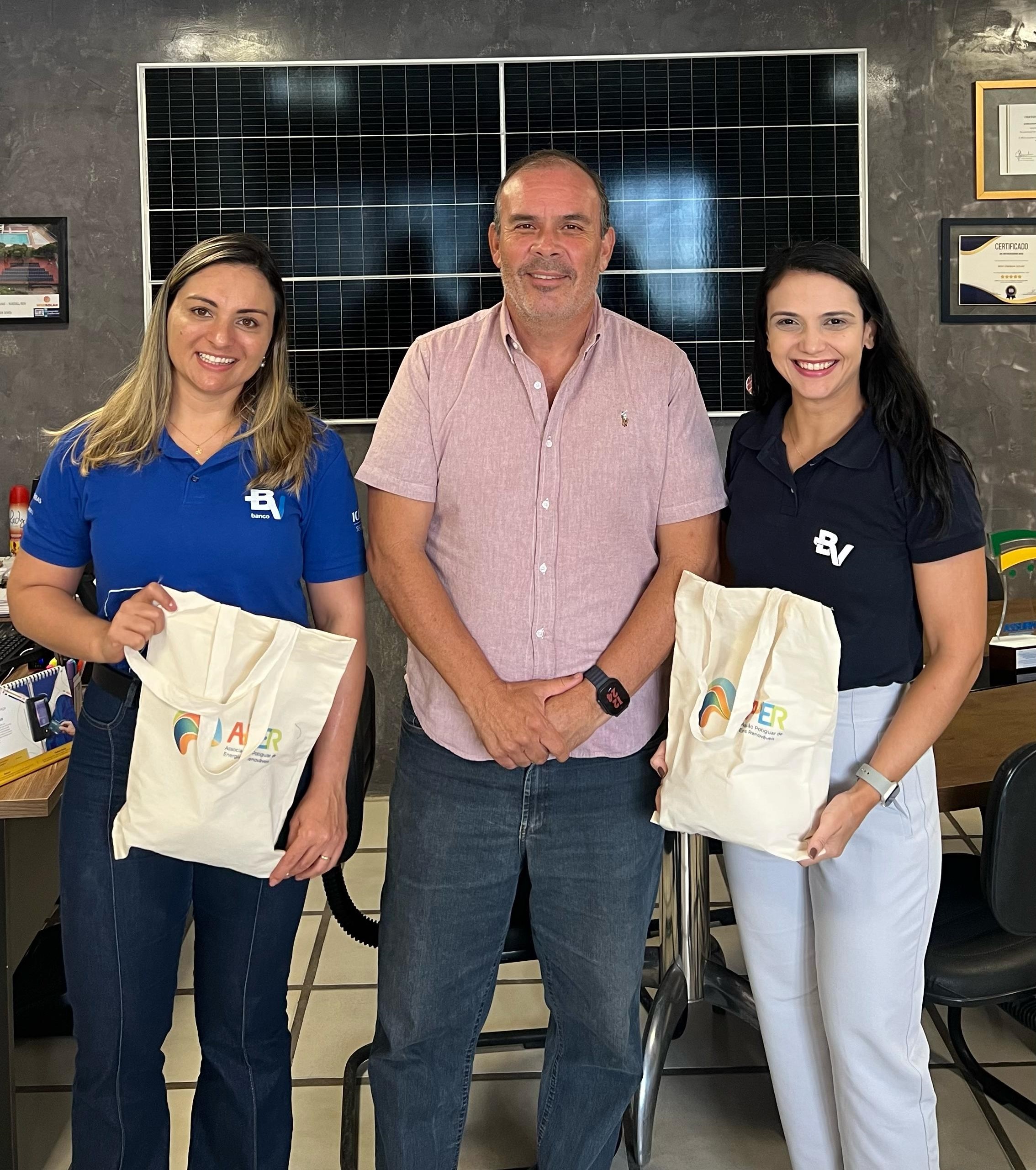 APER fortalece parceria com BV para impulsionar crédito em energia solar no RN